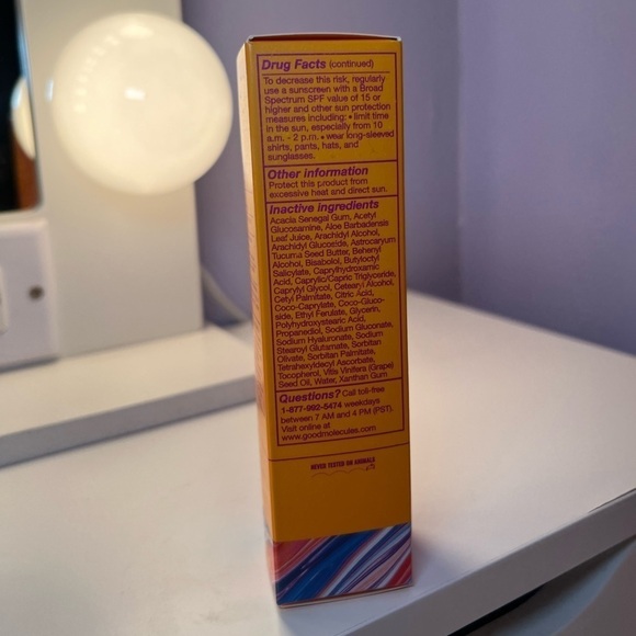 Good Molecules SPF 30 - Picture 3 of 6
